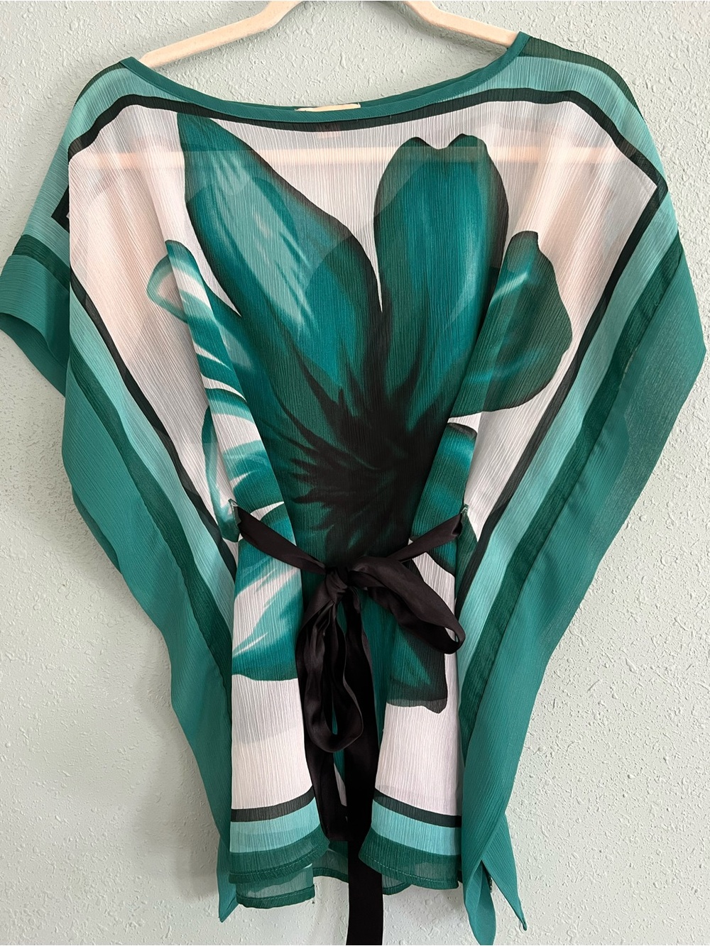 Flowy Tunic with Front-tie Ribbon